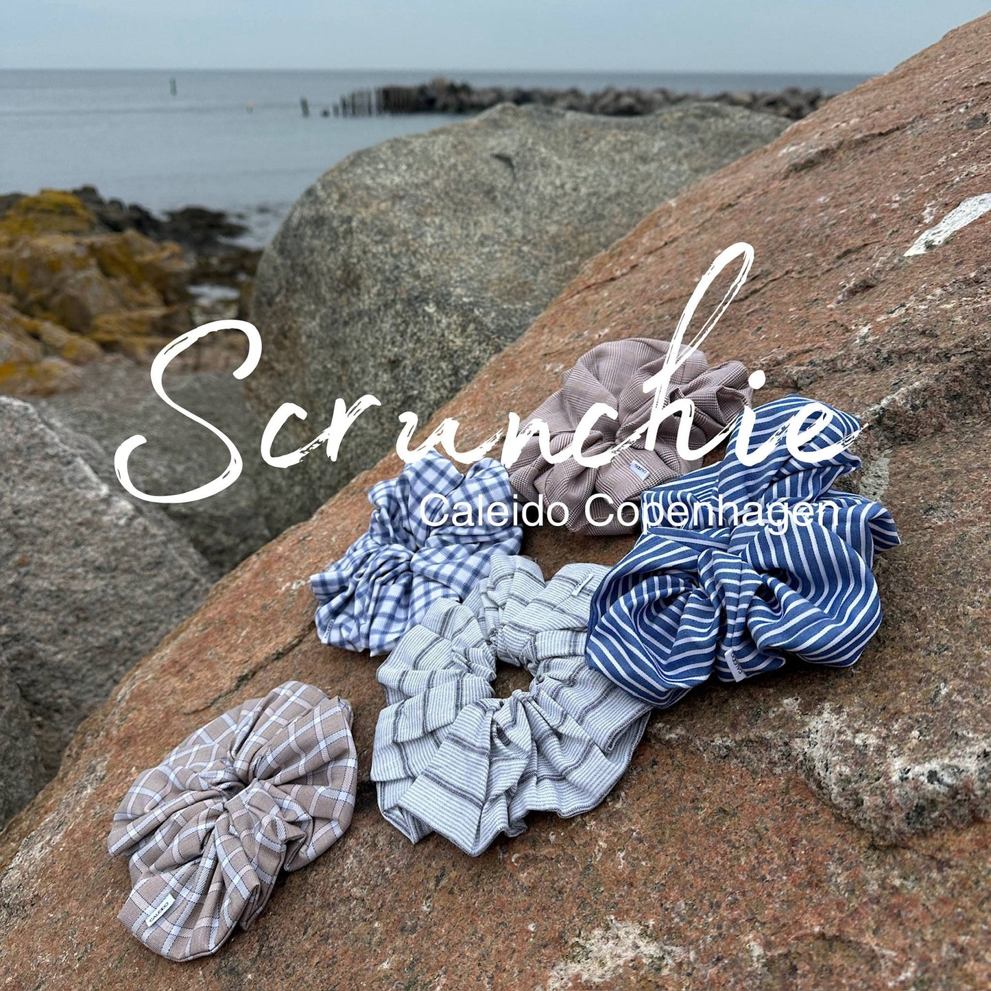 Caleido Scrunchie - Grey Pinstripe